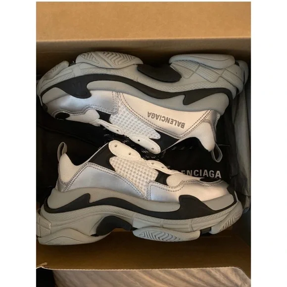 Balenciaga Men's Gray and Black Sneakers - Picture 5 of 5